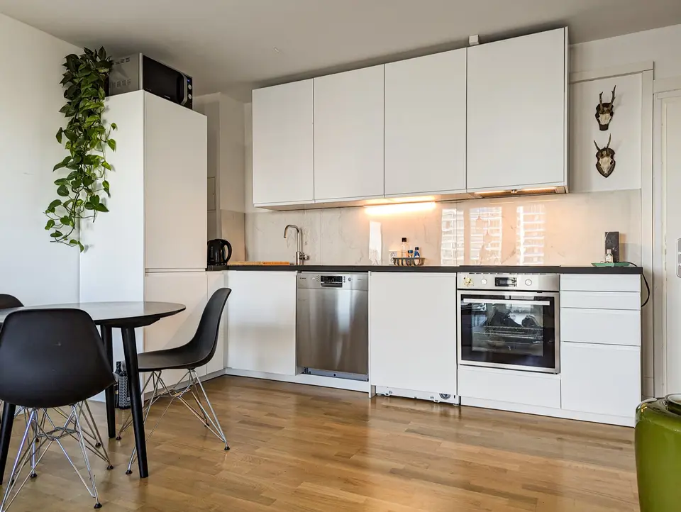 Open kitchen with dining table